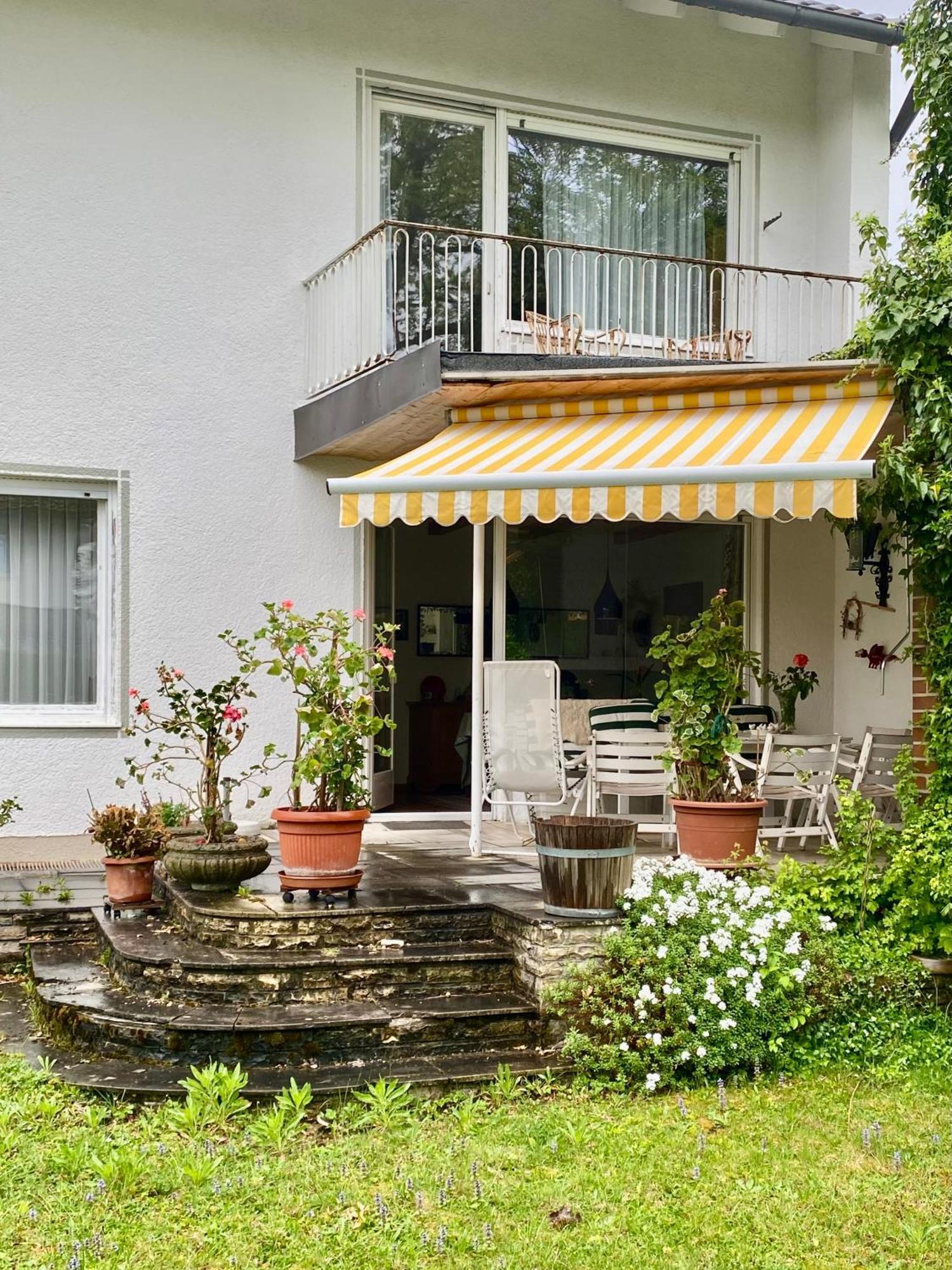 Estelada Boarding Houses Oberhaching Exterior photo